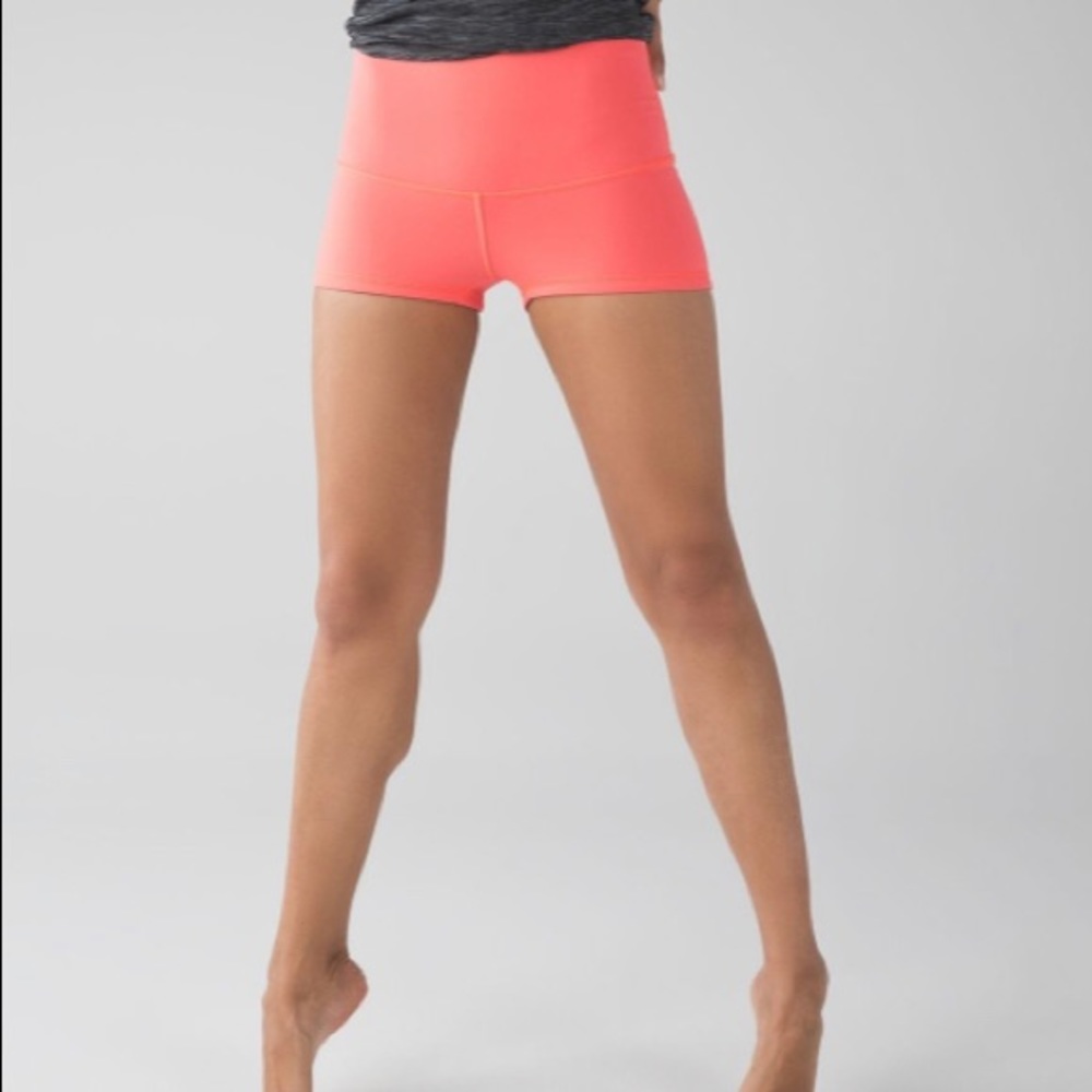 Lululemon Boogie Short (Reversible) | Size 4 | Very Light Flare / Bordeaux Drama